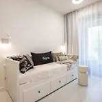 Greeneri Park - Na Wyspie Apartment *
